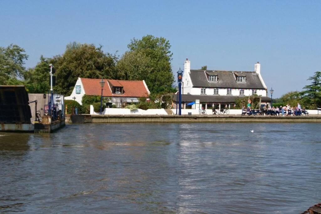 Lowlands Cottage Beccles Esterno foto